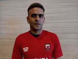 Cristian Gonzales Usai Pensiun Bantu Rawat Pondok Yatim dan Masjid
