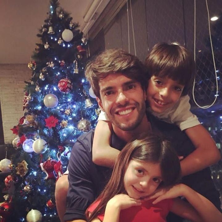 <p>Bagi seorang ayah, harta yang paling berharga adalah anak-anaknya. (Foto: Instagram Kaka)</p>