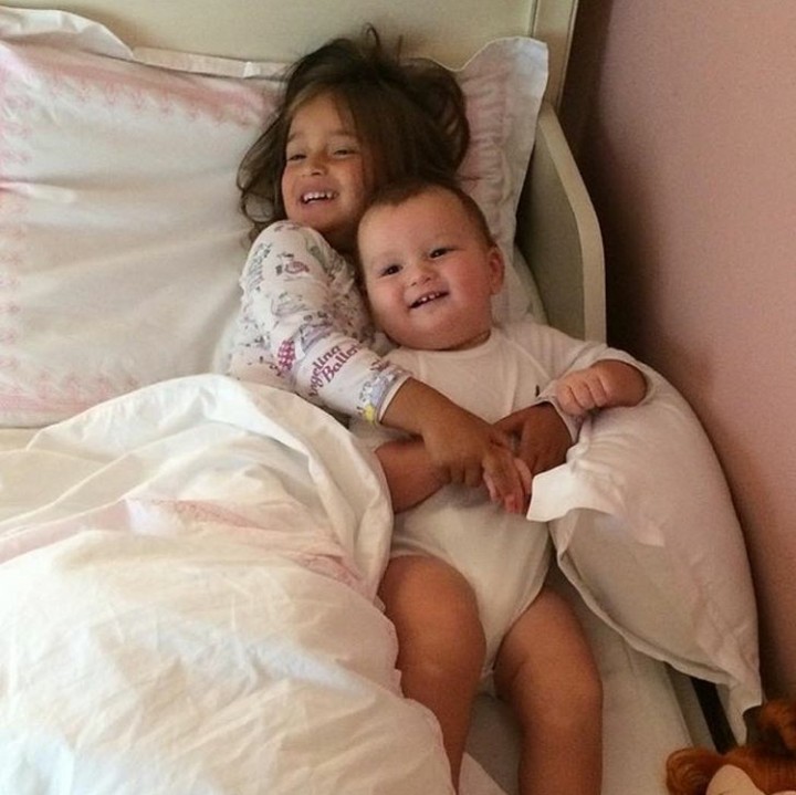 <p>Gemasnya Arabella bermain dengan si bungsu Joseph Kushner. (Foto: Instagram @arabellarkushner)</p>