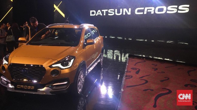 Datsun Cross meninggalkan status LCGC (low cost green car/mobil harga terjangkau dan raah lingkugan) dengan harga mulai Rp163 juta.
