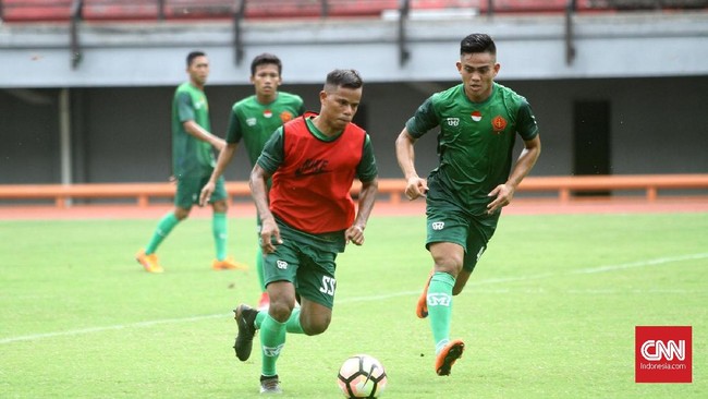 Pelatih PS TIRA Rudy Eka Priyambada optimistis anak asuhnya mampu meraih poin saat bertemu Persib Bandung di Stadion Gelora Bandung Lautan Api, Senin (26/3).