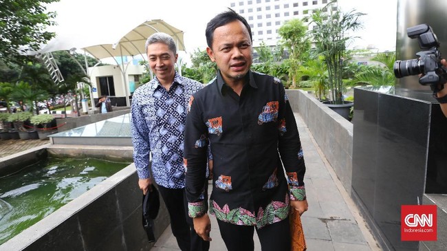 Pejabat Pemkot Bogor yang ikut dalam rombongan Bima Arya kunjungan ke Turki dan Azerbaijan juga dinyatakan positif corona. Ia kini diisolasi di RSUD Kota Bogor.