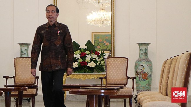 Seorang jurnalis asing dalam artikelnya menyebut Jokowi sebagai sosok yang ahli mengaburkan fakta. Goenawan Mohamad ikut angkat suara soal kritik tersebut.
