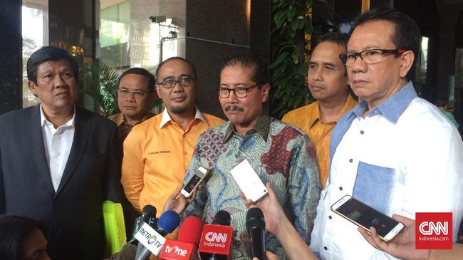 Hanura kubu Daryatmo resmi menyerahkan sejumlah berkas hasil Munaslub beserta lampiran susunan kepengurusan baru partai besutan Wiranto itu.
