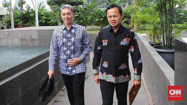 Wali Kota Bogor Bima Arya Sugiarto mempersilakan Dedie Rachim untuk memilih calon wakil wali kota untuk mendampinginya maju di Pilkada serentak 2024.