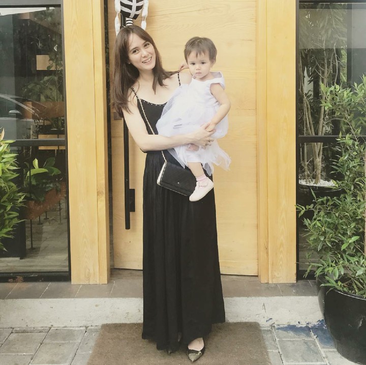 <p>Renata juga masih seperti gadis belia ya, Bun. (Foto: Instagram/renata711)</p>