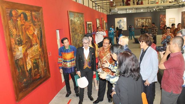 S.D. Darmono pada awal 2018 ini menginisiasi terselenggaranya ajang seni terbesar di Indonesia yaitu Indonesian Arts Exhibition (IAE).
