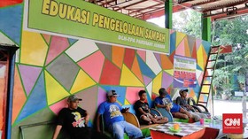 Tumpukan Sampah di TPA Pakusari Jember Jadi Objek 'Wisata'