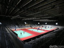 Sejarah Bulu Tangkis, Lapangan Menyempit gegara Terhalang Pintu