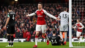 Arsenal Pesta Gol Tanpa Sanchez, MU Menang Tipis atas Burnley
