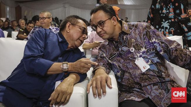 Wakil Ketua DPRD DKI Jakarta M Taufik menyebut kemungkinan Gubernur Anies Baswedan akan kembali berkantor di Balai Kota pada Senin (4/1) besok.