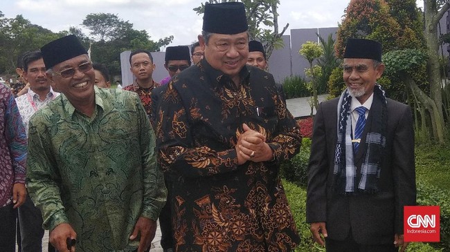 Selain itu, Menteri Agama Lukman Hakim Saifuddin juga mendoakan Presiden ke-6 Susilo Bambang Yudhoyono agar selalu dalam kondisi sehat.