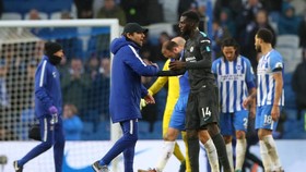 Chelsea Menang 4-0 atas Brighton, Conte Sempat Cemas