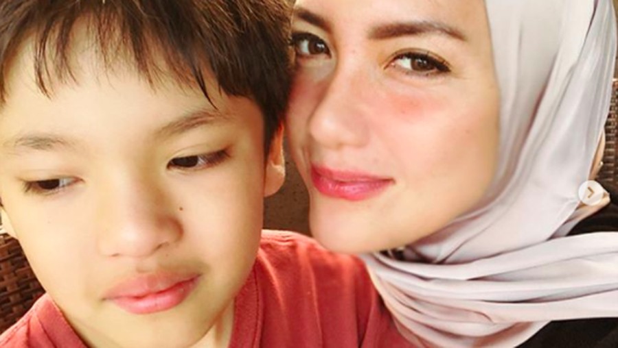 Tia Ivanka Berhijab