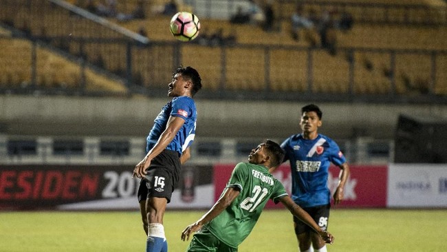 PSMS Medan berhasil tampil bagus di babak pertama laga lawan Persib Bandung dan menutup 45 menit awal dengan keunggulan 2-0.