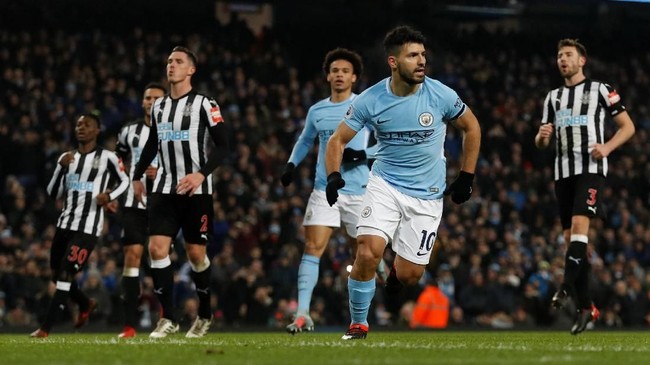 Manajer Manchester City, Pep Guardiola menegaskan, hattrick Sergio Aguero membuktikan The Citizens tak butuh merekrut striker lagi.