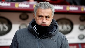 Mourinho: Sanchez Kian Dekat ke Manchester United