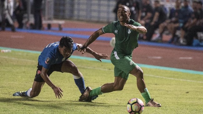 PSMS Medan berhasil membungkam Persib Bandung dengan skor 2-0 pada laga Piala Presiden 2018 yang berlangsung di Stadion GBLA, Minggu (21/1).