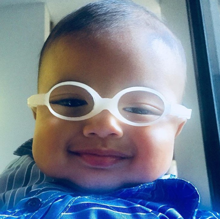 <p>Senyum yang manis dibingkai pipi yang chubby, hi hi hi. (Foto: Instagram @ibran_gibran)</p>