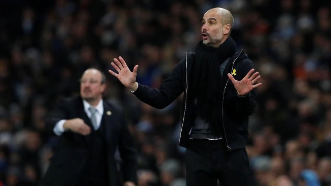 Pep Guardiola menilai ada dua pelatih yang patut mendapat gelar manajer terbaik musim ini, yakni Sean Dyche dan Rafael Benitez.