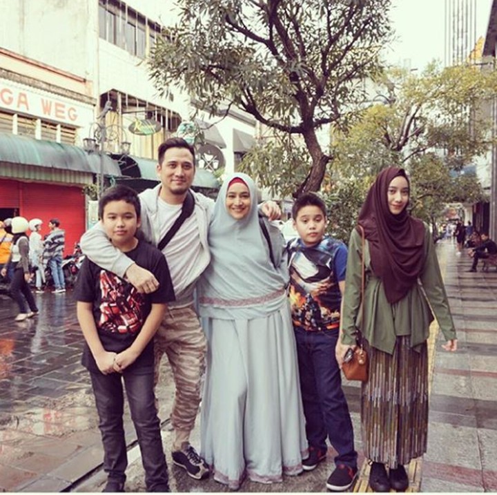 <p>Family time! (Foto: Instagram Cindy Fatikasari)</p>