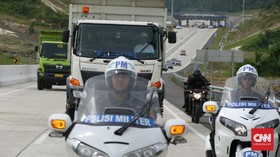 Naik Truk, Jokowi Resmikan Tol Pertama di Lampung