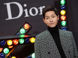 Dikabarkan Pacari Pengacara, Song Joong Ki sedang Sibuk Pemotretan