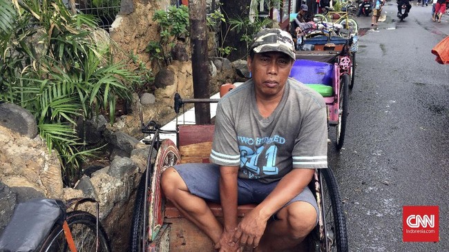 Gubernur DKI Jakarta Anies Baswedan mengatakan, pihaknya sempat menolak sejumlah pengemudi becak dari luar kota yang berusaha migrasi ke Jakarta.