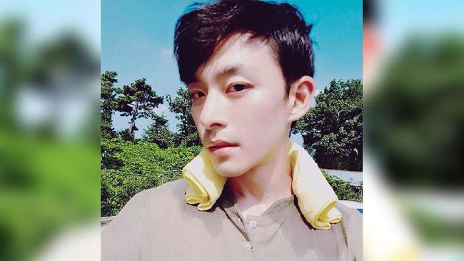 Aktor Jeon Tae Soo, adik aktris kondang Ha Ji Won, dilaporkan meninggal dunia karena depresi. Kabar kematian itu disampaikan Haewadal Entertainment.