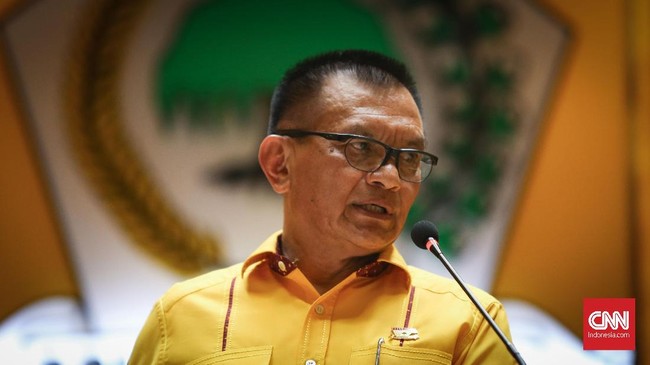Sekjen Golkar Lodewijk F Paulus menyinggung keributan di internal PDIP gegara elektabilitas Ganjar Pranowo mengalahkan Puan Maharani di berbagai survei.