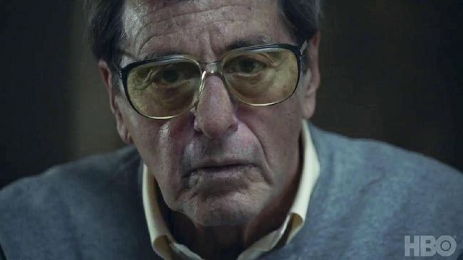 Aktor senior Al Pacino menjadi pelatih sepak bola legendaris kampus Penn State di cuplikan perdana film televisi yang disiarkan HBO, 'Paterno.'