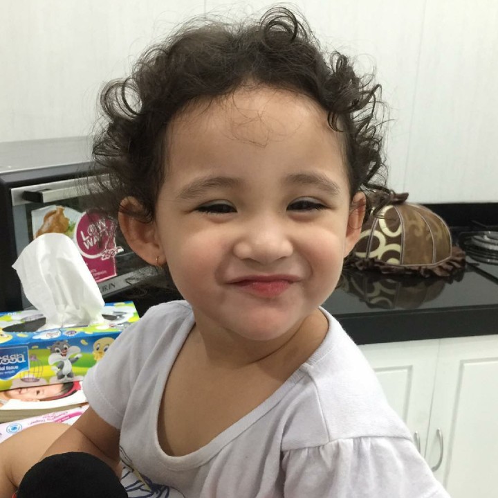 <p>Lihat senyum Keisha bikin Senin kita makin semangat lho!  (Foto: Instagram/ @arumi_arumi_94)</p>