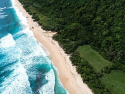 4 Rekomendasi Pantai Hidden Gem Buat Surfing di Uluwatu