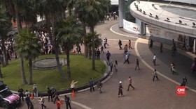 VIDEO: Jakarta Diguncang Gempa, Warga Menyelamatkan Diri