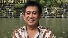 Keluarga Makamkan Sys NS di TPU Jeruk Purut