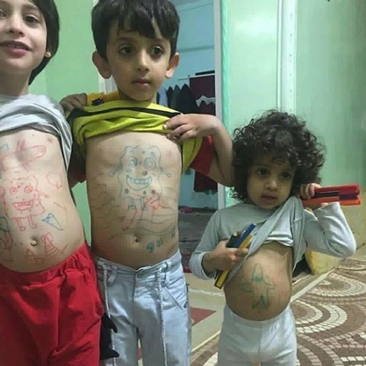 <div>Ketika kakak-kakaknya mencoreti bada, adik ikutan juga. (Foto: Instagram @cute.babies)</div><div> </div><div> </div>