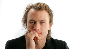 Nolan Singgung Heath Ledger Saat Pidato di Panggung Golden Globe
