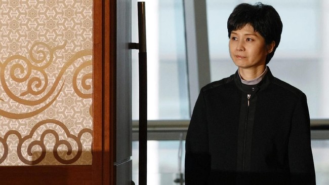 Kim Hyon Hui ingat betul tugas pertama dan terakhirnya sebagai agen rahasia Korut, meledakkan pesawat berpenumpang 115 orang, titah langsung dari Kim Jong-il.
