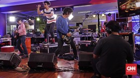 Rahasia di Balik Warna-warni Gaya The Upstairs