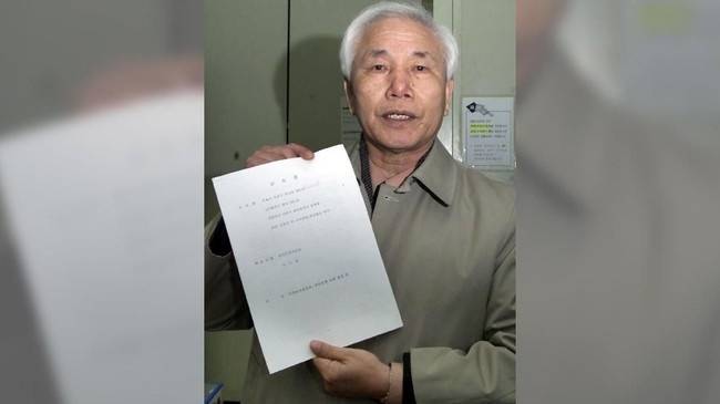 Kim Hyon Hui ingat betul tugas pertama dan terakhirnya sebagai agen rahasia Korut, meledakkan pesawat berpenumpang 115 orang, titah langsung dari Kim Jong-il.