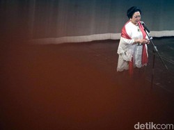 Tiba dari Manado, Megawati Antar Jenazah Guruh Soekarnoputra ke Pemakaman
