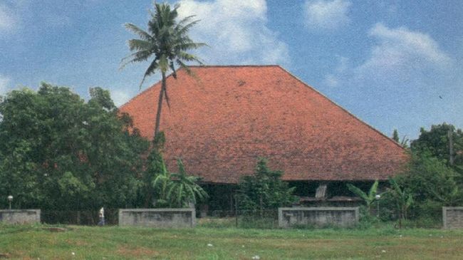 Rumah Cimanggis sempat kumuh dan terbengkalai.Setelah masuk daftar Cagar Budaya, saat ini revitalisasinya dimulai dan akan digunakan sebagai museum.