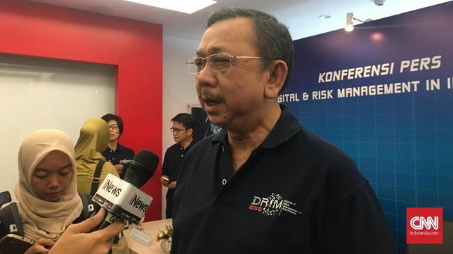 Pendapatan premi asuransi jiwa sepanjang semester I 2018 tumbuh 5,5 persen menjadi Rp93,58 triliun, melambat dibanding semester I 2017 yang tumbuh 18,8 persen.