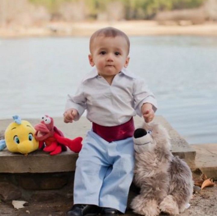 <p>Santiago lagi jadi Pangeran Eric di film The Little Mermaid nih, Bun. Tampan banget ya pangeran cilik ini. (Foto: Kristie Mills Photography/ Gaby Lopez via Babble)  </p>