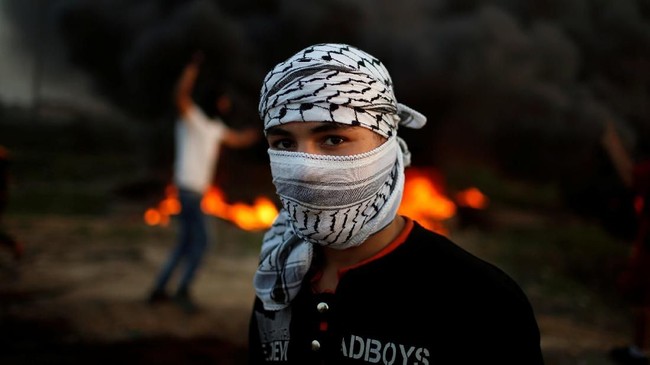 FOTO: Potret Kelelahan Pemuda Palestina Penentang Israel