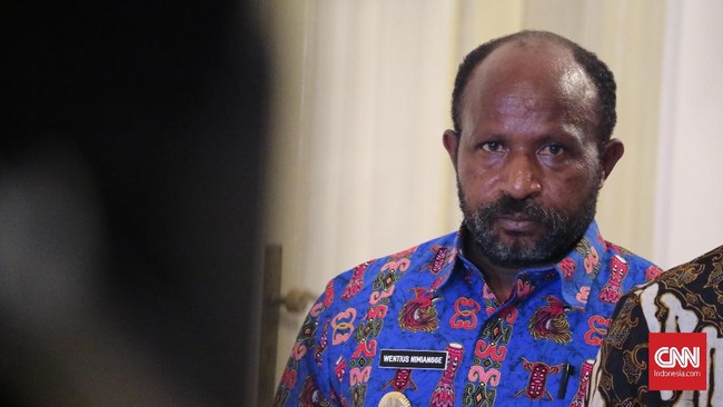 Partai Hanura belum mengetahui kabar pengunduran diri Wentius Nimiangge dari jabatan Wakil Bupati Nduga pada Selasa (24/12) lalu.