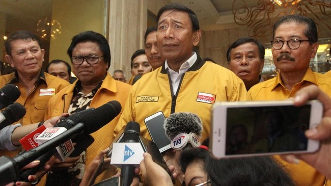 Ketua DPP Hanura Inas Nasrullah Zubir menyayangkan sikap Wiranto yang mencle-mencle membuat partainya jeblok dalam Pileg 2019 dan terancam gagal lolos ke DPR.