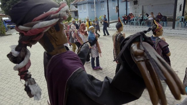 FOTO: Sigale Gale Sang Penghibur