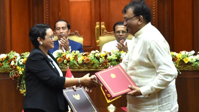 Presiden Jokowi membahas kerja sama infrastruktur dengan Presiden Sri Lanka Maithripala Sirisena dalam lawatan kenegaraan di Kolombo, Rabu (24/1).