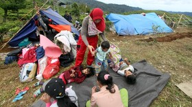 FOTO: Kala Kebun Teh Jadi Tempat Mengungsi dari Gempa